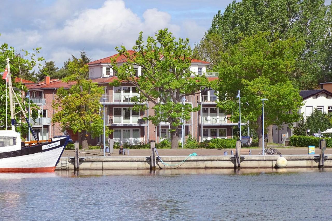 Hafennahe Penthousewohnung Mit Meerblick - Hafenresidenz Lauterbach Fewo 2-7 Dış mekan fotoğraf