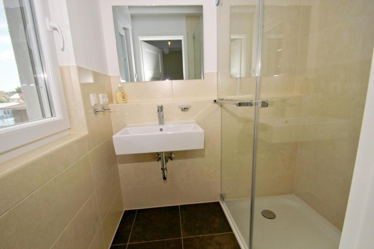 Hafennahe Penthousewohnung Mit Meerblick - Hafenresidenz Lauterbach Fewo 2-7 Dış mekan fotoğraf